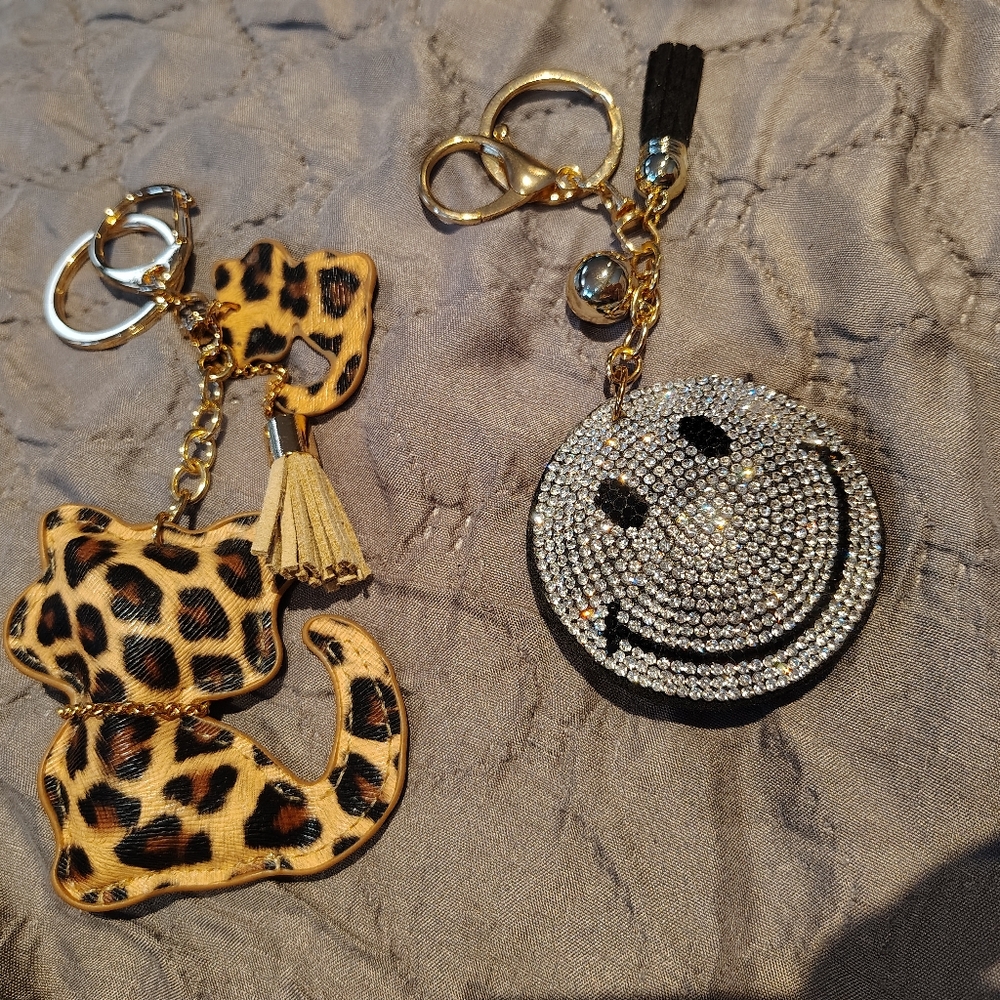 NEW Set Of 2 Fashion Keychains Purse Charms
